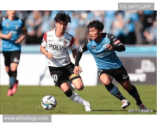 长崎航海与冈山绿稚的激烈对决展现足球魅力与团队精神