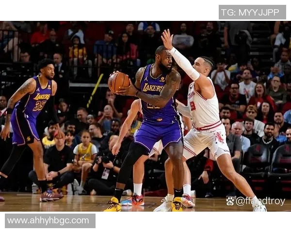 湖人队与热火队激战正酣谁将捧起总冠军奖杯的荣耀之夜